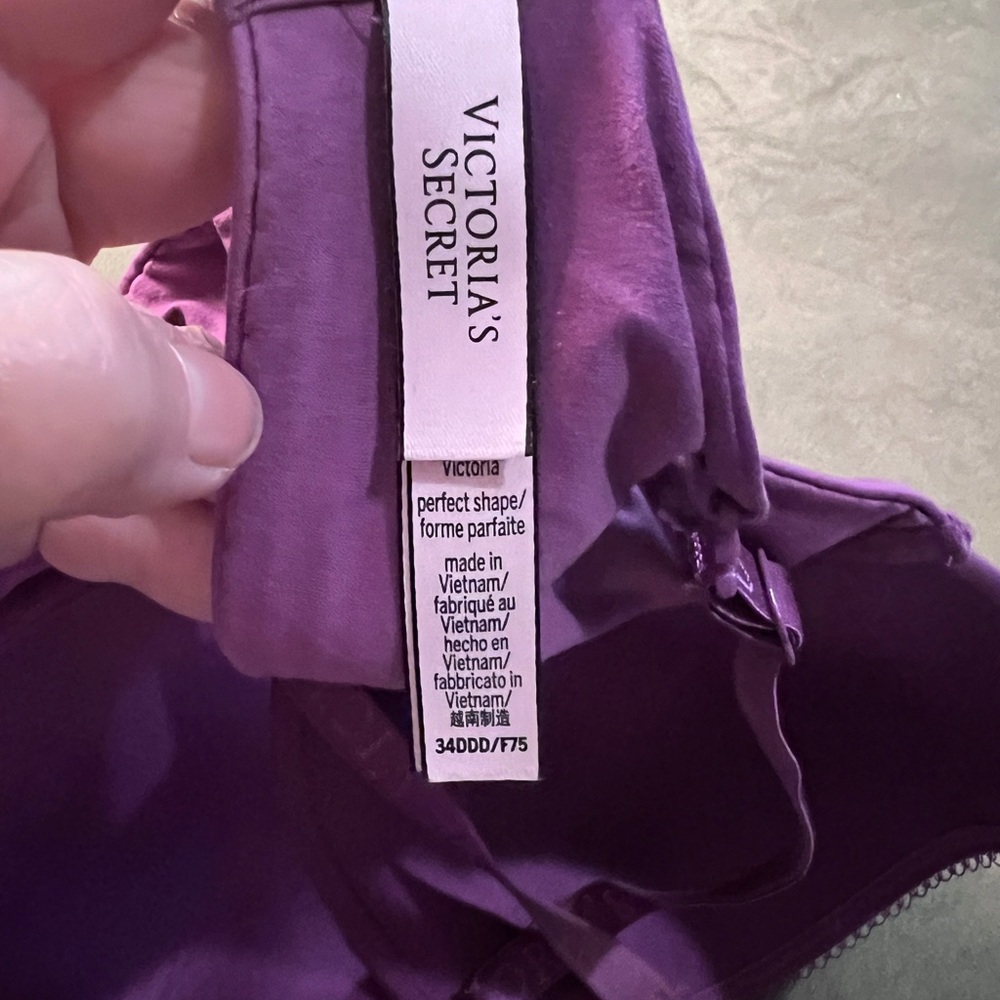 3 for $20 Victoria’s Secret Bra -Like New - Picture 4 of 4
